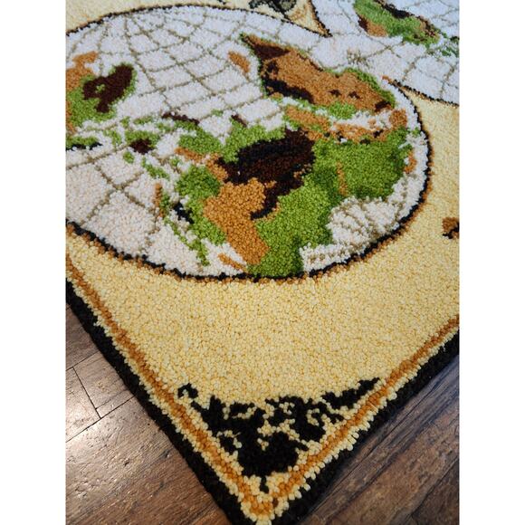 Vintage Globe World Shag Latch Hook Tapestry Rug Wall Hanging - Picture 3 of 8